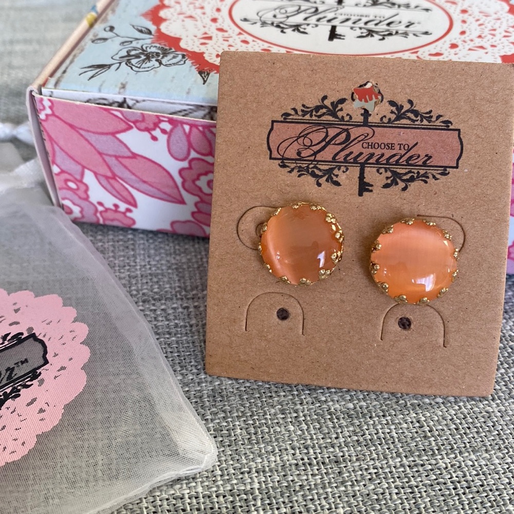 Plunder peach stone earrings